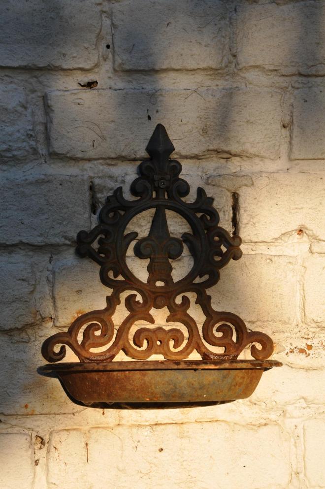 decorative iron bird bath
